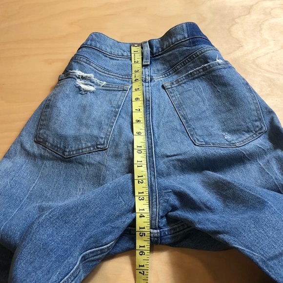 Abercrombie & Fitch High Rise Mom Jean Size 30/10. - Picture 13 of 13